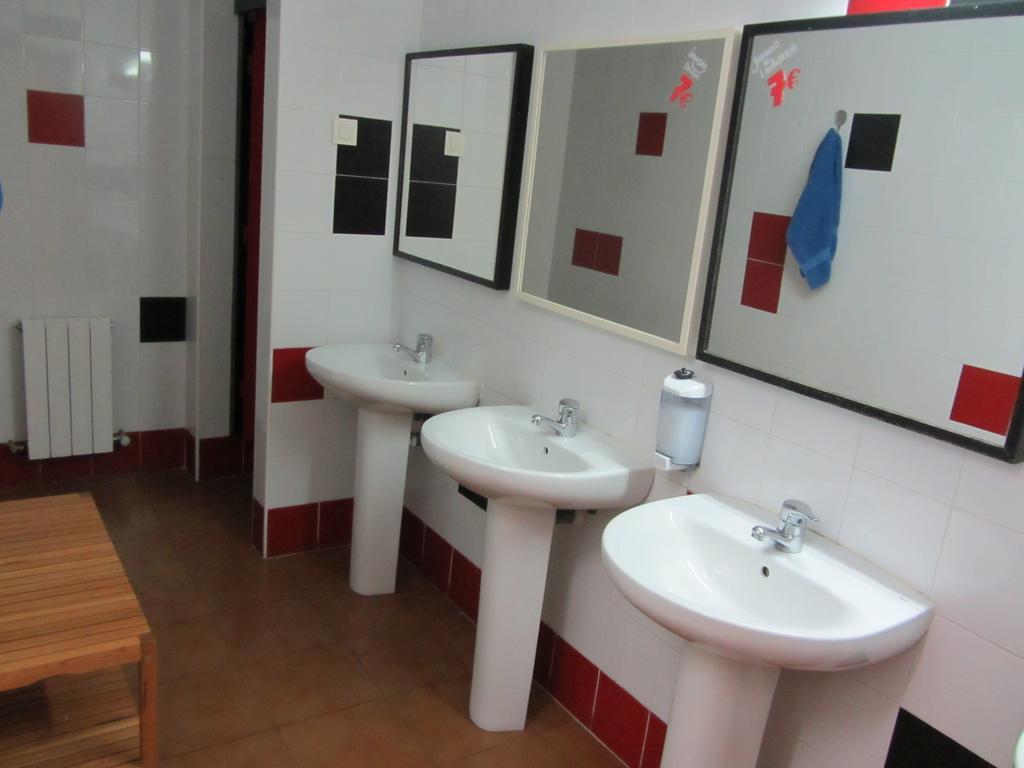 Lit Simple dans Dortoir de 4 Lits